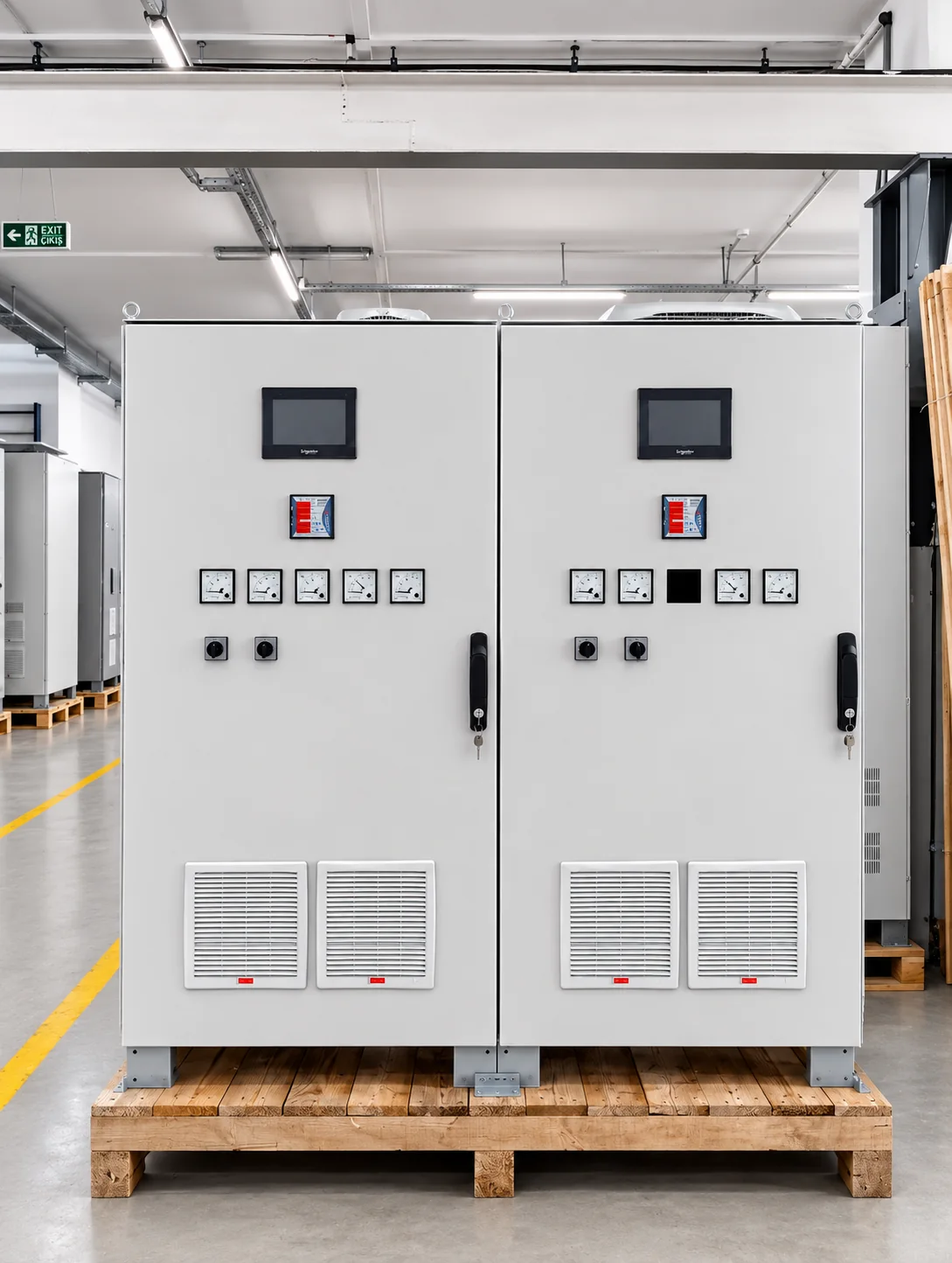 Armoires industrielles pour solutions onduleurs